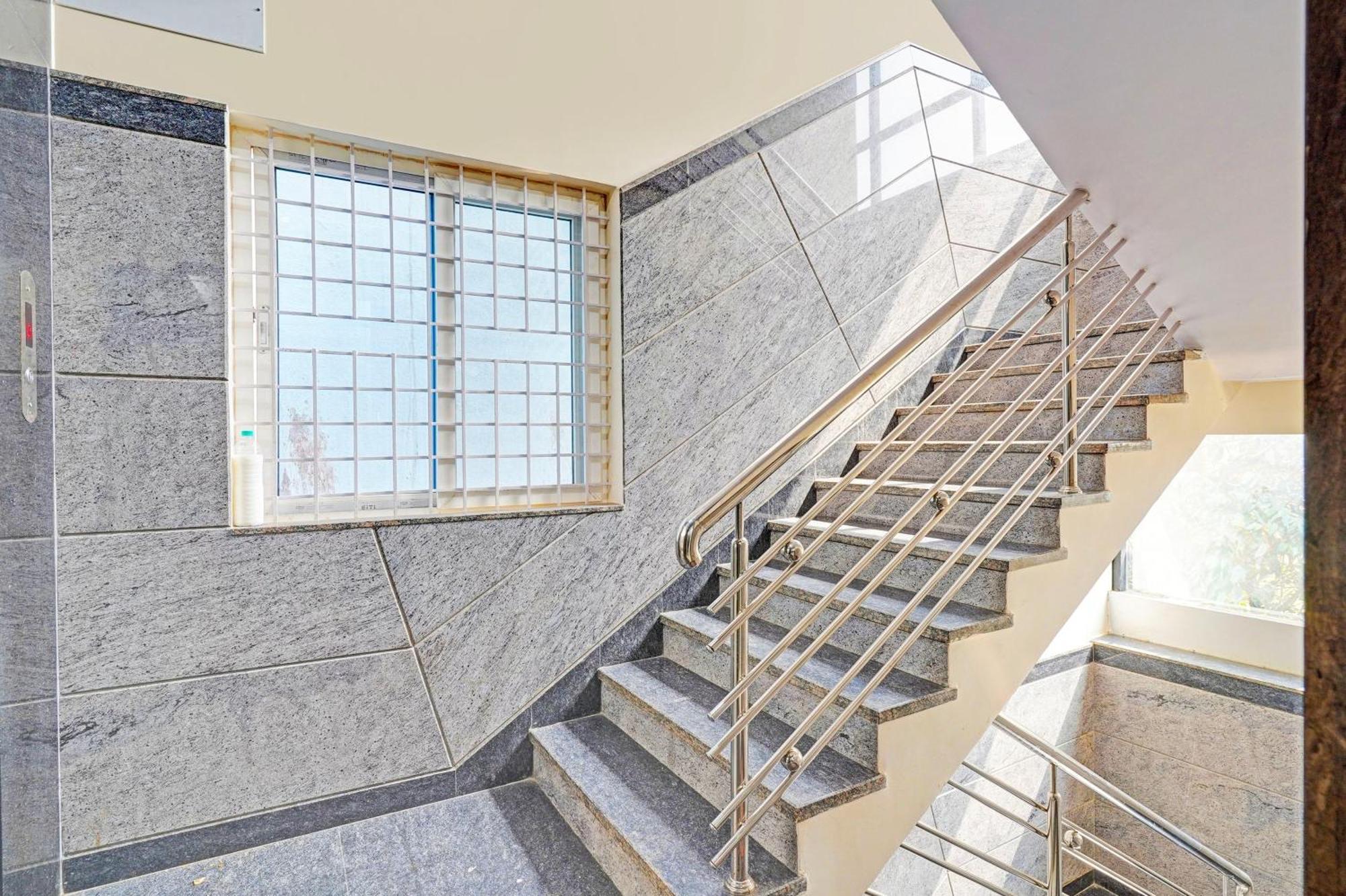 Hotel Super Collection O Niladri Road Kammasandra Zewnętrze zdjęcie
